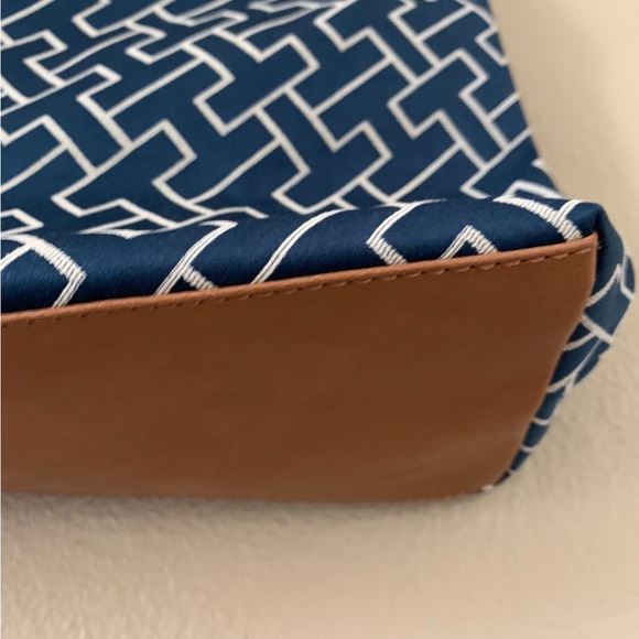 TOMMY HILFIGER BAG BLUE GOLD BROWN NWOT - Picture 6 of 10